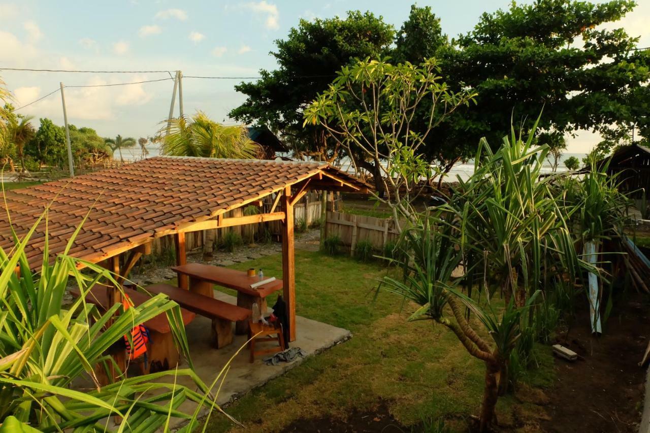 THE NYAMO surf&stay Pulukan Extérieur photo