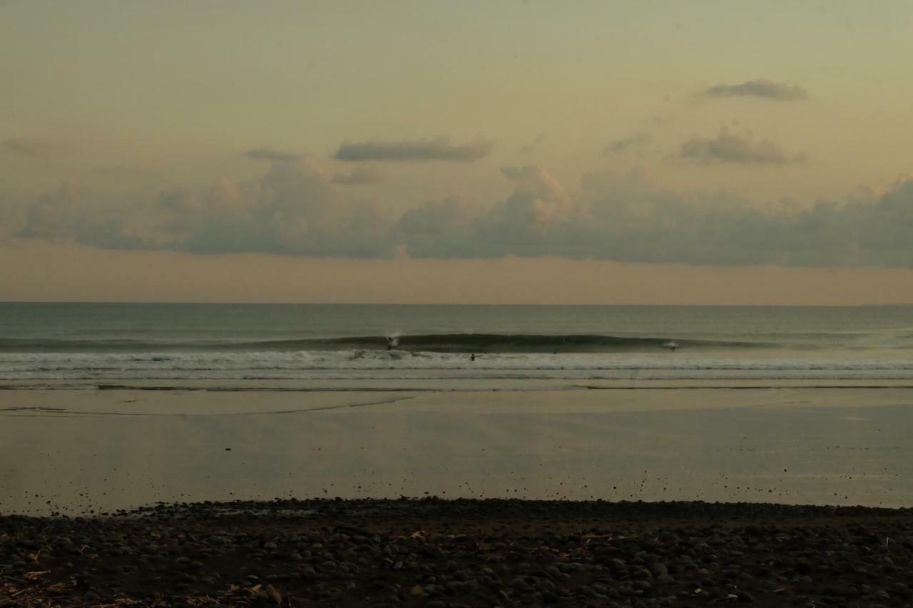 THE NYAMO surf&stay Pulukan Extérieur photo